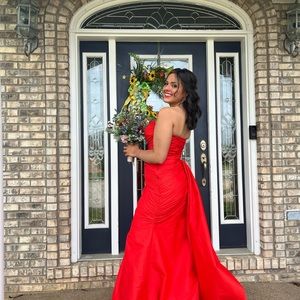 Red long prom dress
